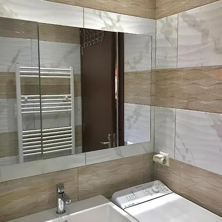 Nikos Appartement *