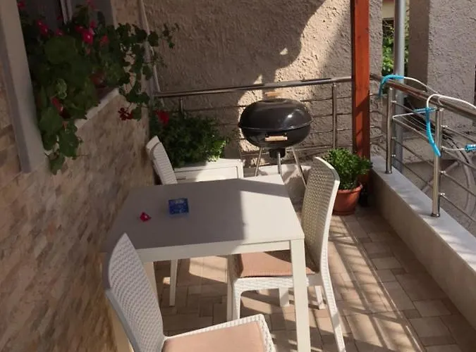 Nikos Lägenhet Prínos